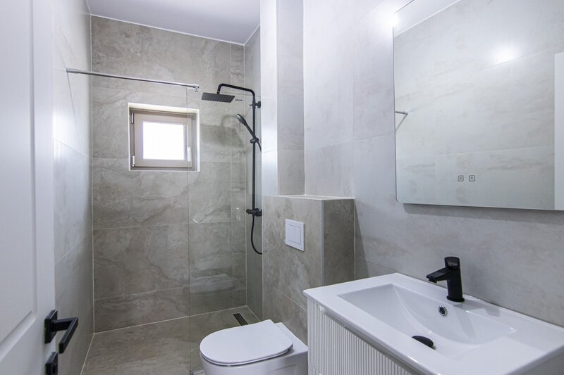 Otopeni comision 0 % casa premium  5 camere  finisata la cheie